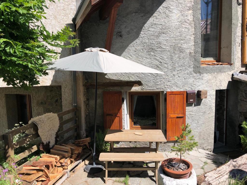 Mon Roc - Maison De Montagne Atypique Avec Vue La Grave Exterior photo